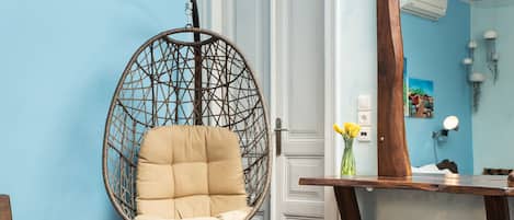 Suite, Balcony (King) | Room amenity