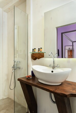 Junior Studio Suite, Balcony | Bathroom | Shower, free toiletries, hair dryer, towels - Favela Living Space (Chania)