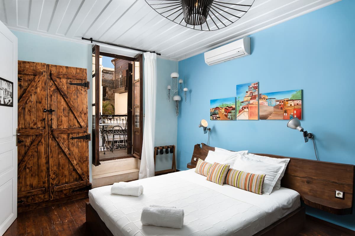 Suite, balcone (King) | 1 camera, con stile personalizzato, con arredamento individuale
