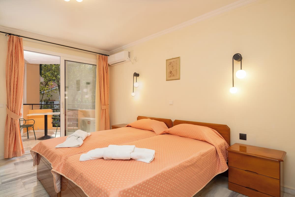 In-room safe, desk, soundproofing, free cots/infant beds