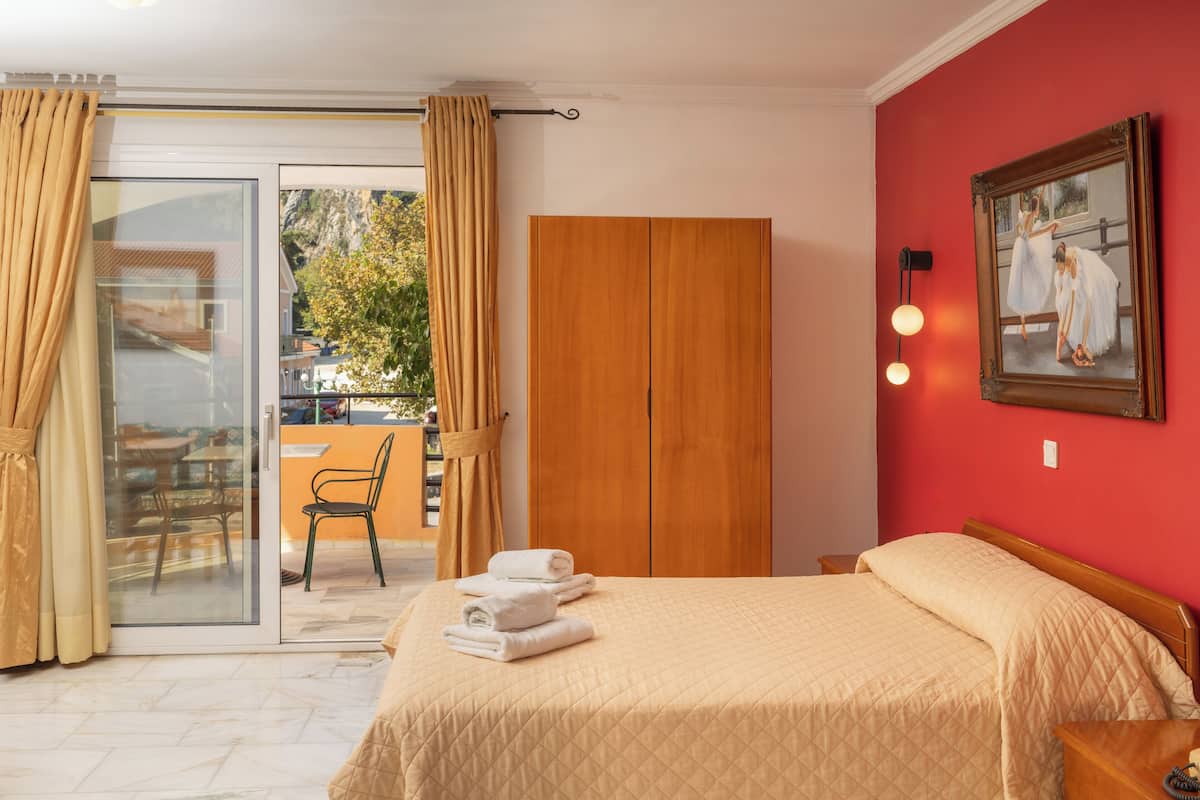 In-room safe, desk, soundproofing, free cots/infant beds