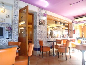 Bar (en la propiedad)