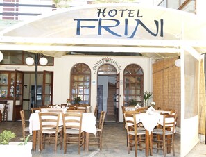 Lunch and dinner served, international cuisine - Frini Hotel (Chania)