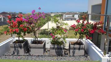 Duplex Penthouse with Rooftop Balcony  | Parveke