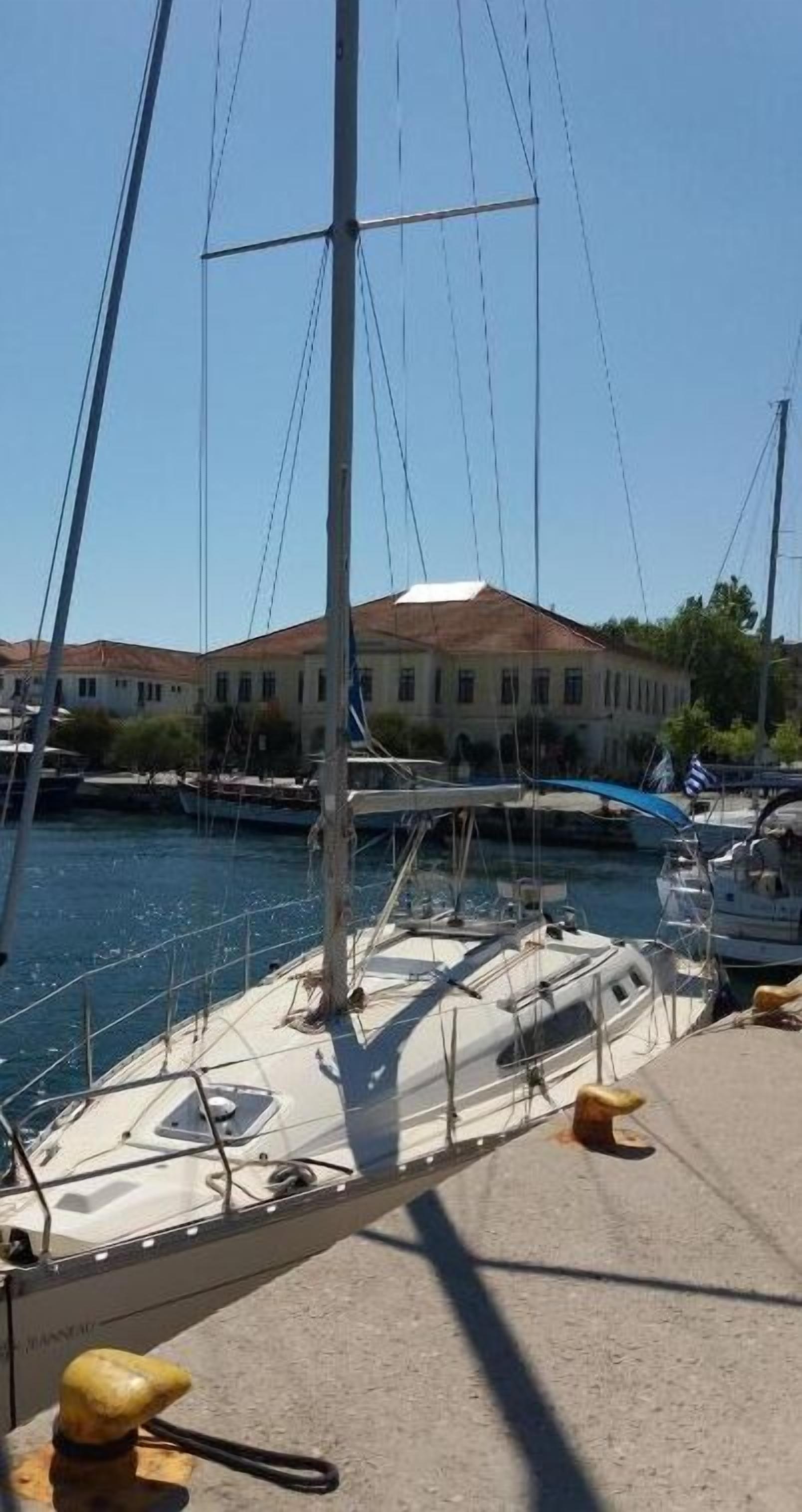 Trên bãi biển, dù trên bãi biển, khăn tắm biển 