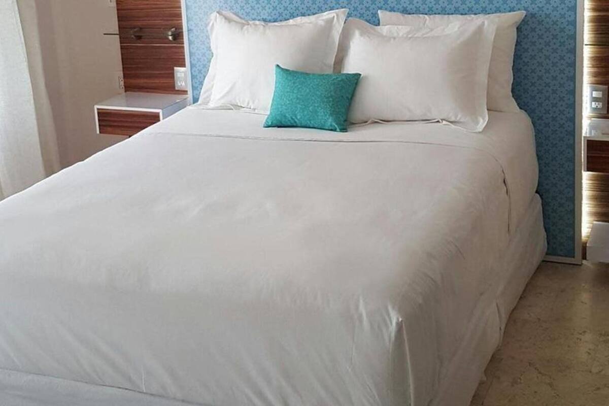 standard double room, 1 double bed, courtyard view | premium bedding, in-room safe, iron/ironing board, free wifi