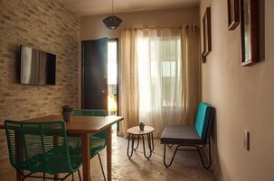 32-inch flat-screen TV with cable channels, TV