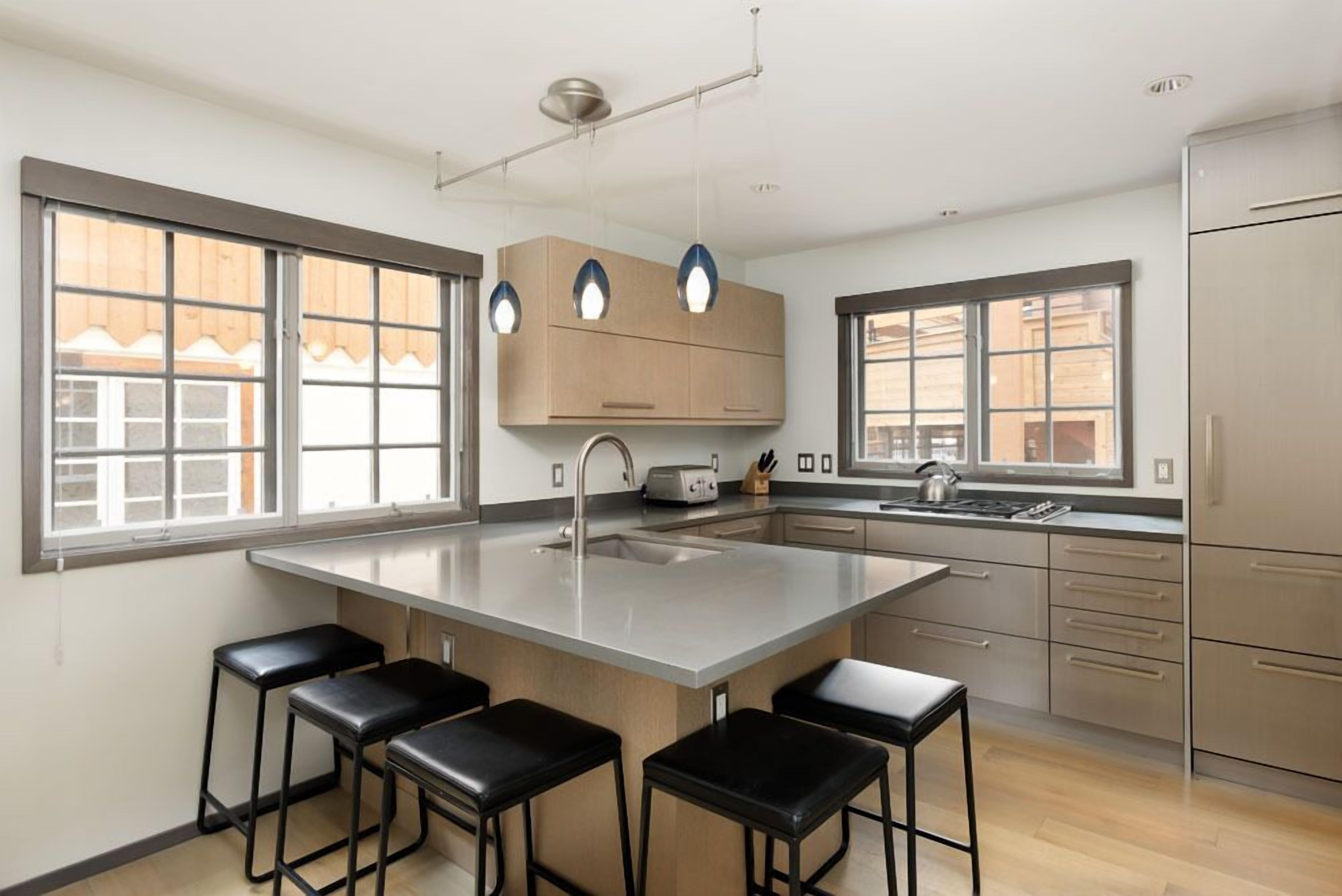 디럭스 타운홈, 침실 4개, 발코니 (10) | 전용 주방 | 냉장고, 전자레인지, 오븐, 쿡탑