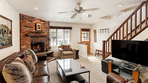 Unclassified image, 1 of 60, button - Alpenblick by Frias Properties (Aspen)