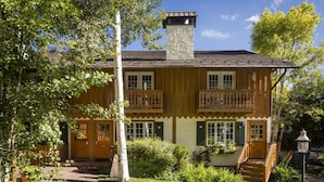 Unclassified image, 5 of 60, button - Alpenblick by Frias Properties (Aspen)