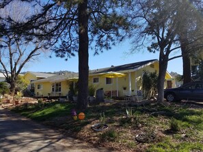 Garden - Yosemite Plaisance Bed & Breakfast (Mariposa)