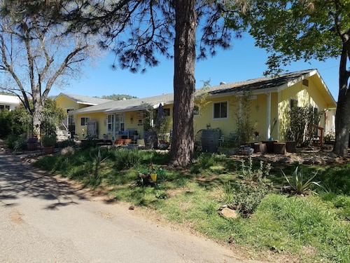 Yosemite Plaisance Bed & Breakfast