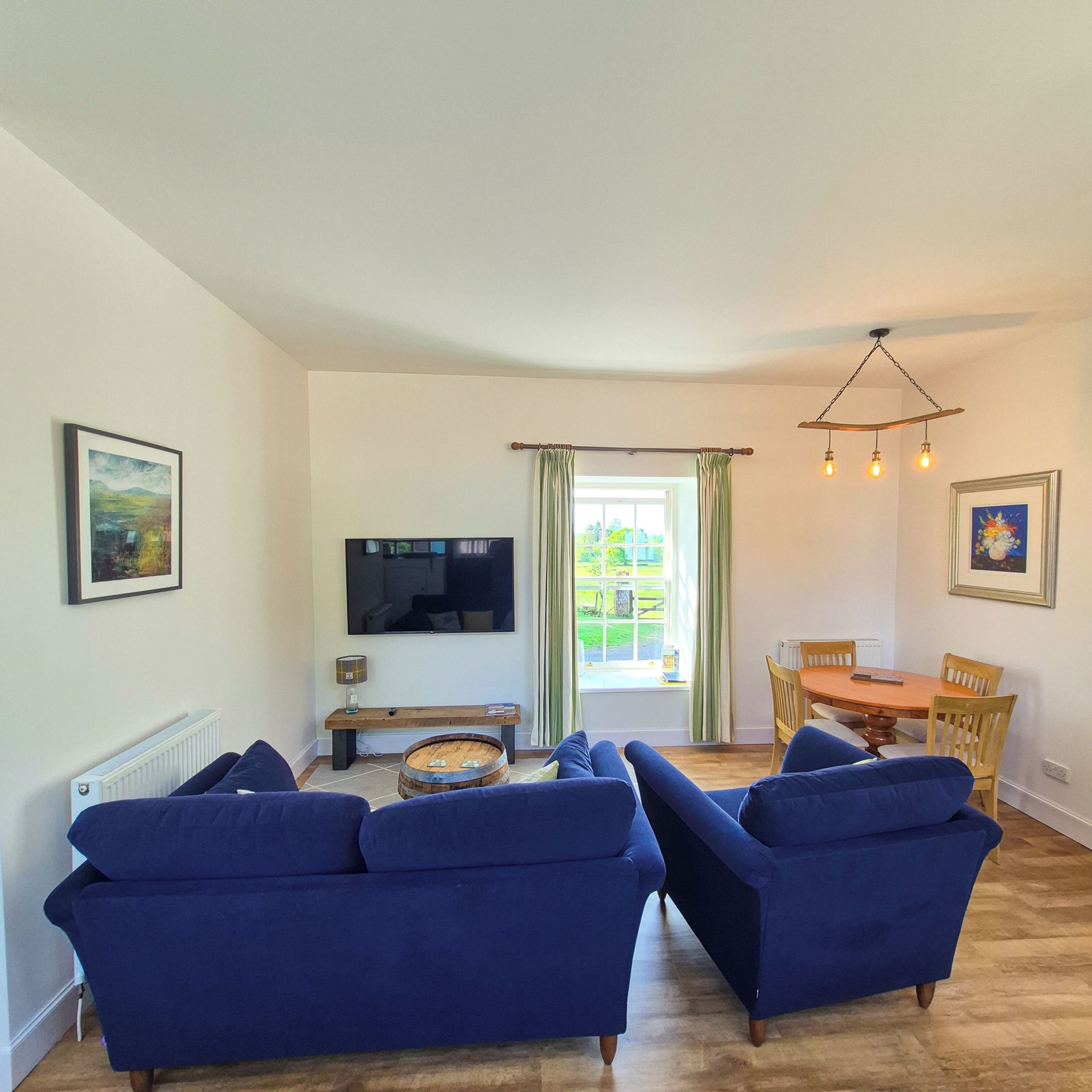 Cottage, 1 Bedroom (Rowan) | Living area | Flat-screen TV, table tennis