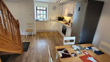 Feriehus - 2 soveværelser (Birch) | Strygejern/strygebræt, weekendseng, gratis Wi-Fi, sengetøj