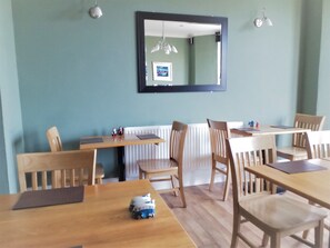 매일 영국식 무료 아침 식사 포함