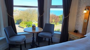 Hypo-allergenic bedding, iron/ironing board, bed sheets - Geckos Rest (Newquay)