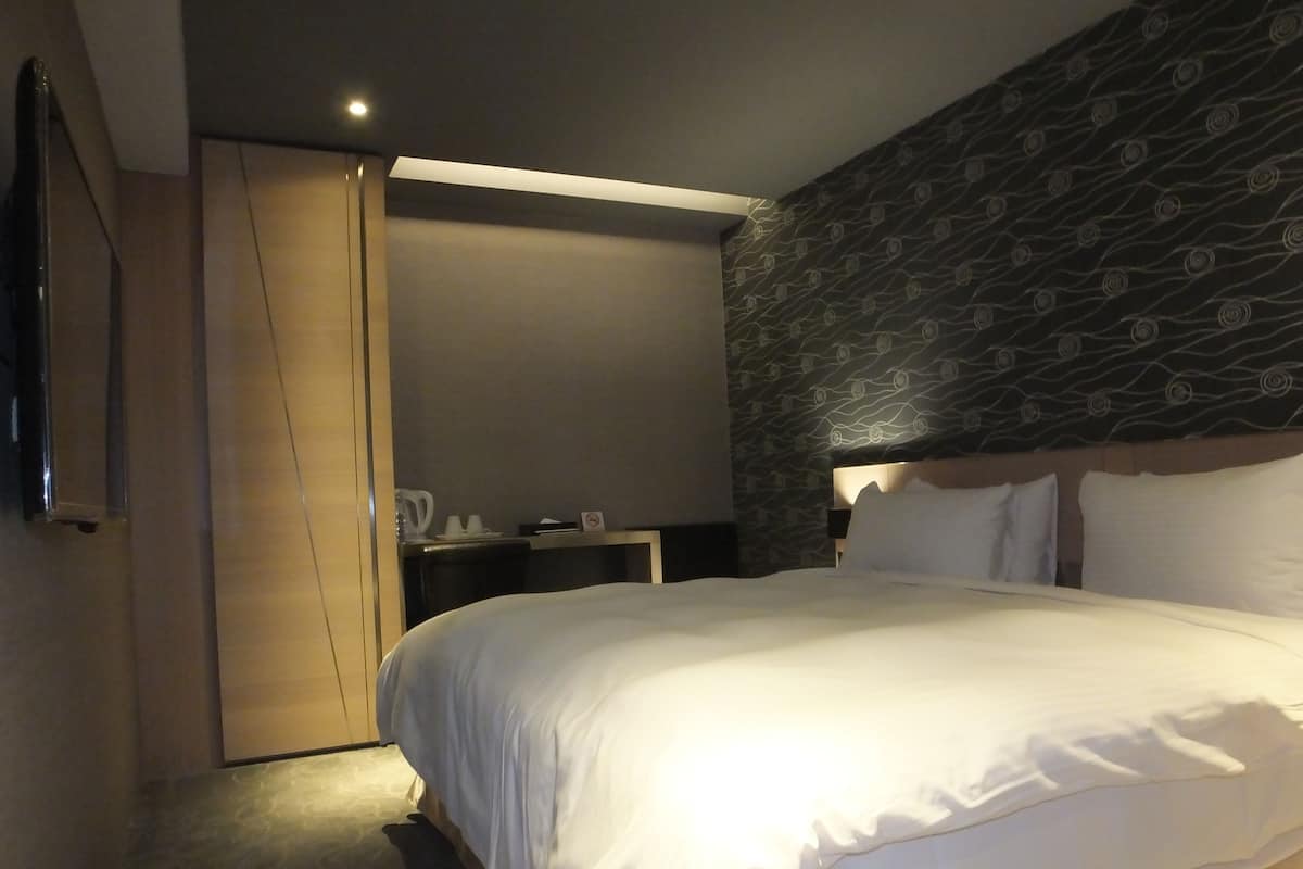 Business Double Room, No Windows | Free WiFi, bed sheets