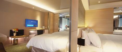 Family Quadruple Room | Free WiFi, bed sheets