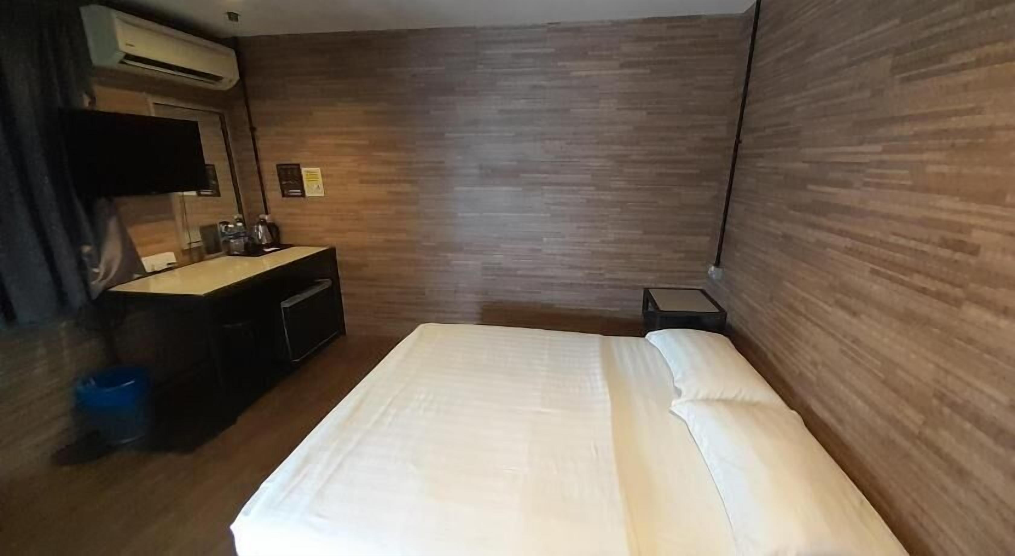 Minibar, Schreibtisch, schallisolierte Zimmer, Bügeleisen/Bügelbrett