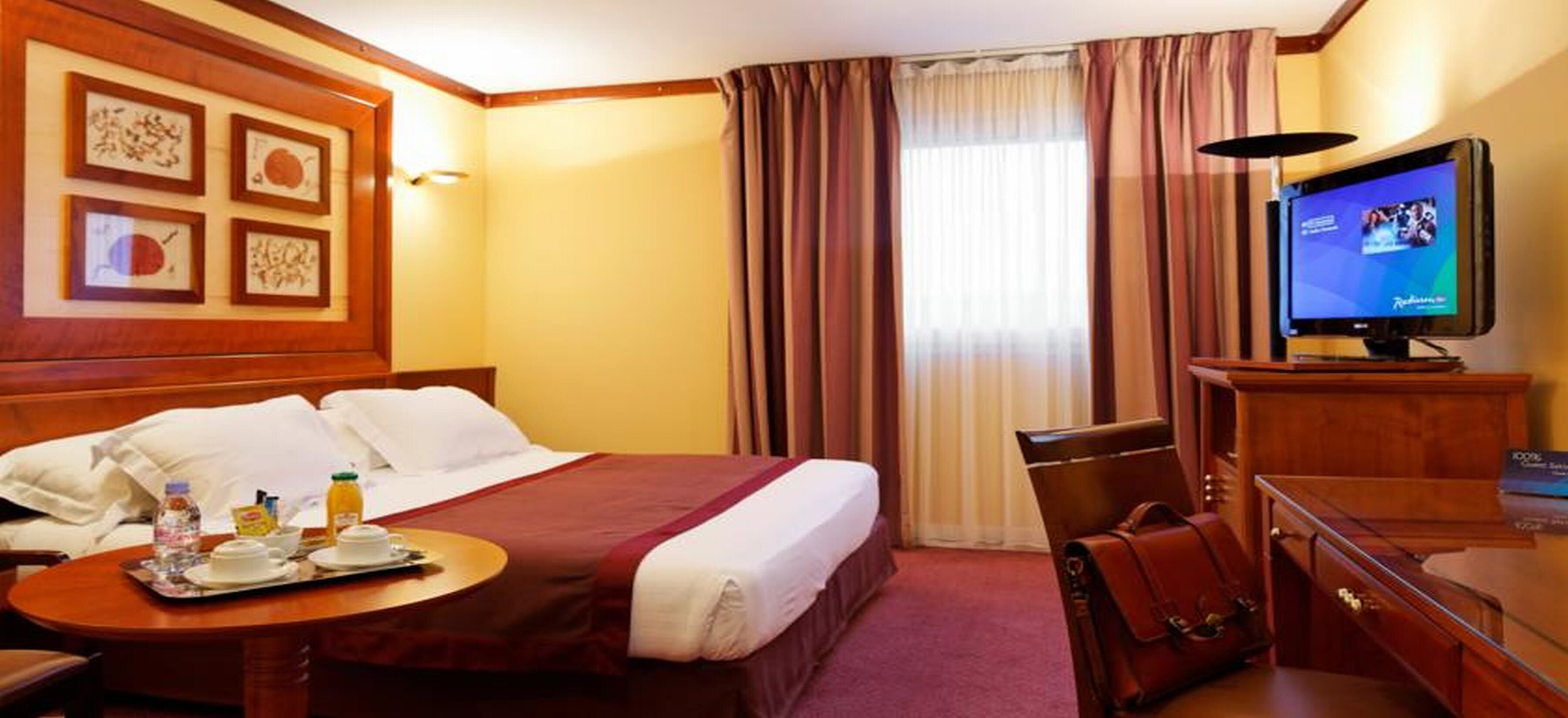 Minibar, in-room safe, desk, blackout curtains