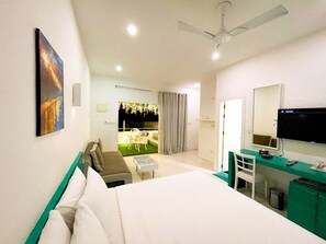 Suite, Terrace, Ocean View | 1 bedroom, premium bedding, minibar, in-room safe - Planktons Beach (Hulhumalé)