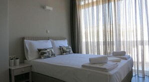 1 bedroom, soundproofing, iron/ironing board, travel cot