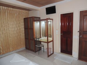Deluxe Twin Room, 1 Bedroom, City View | 1 bedroom, minibar, desk, soundproofing - Off Day Inn Hotel (Malé)