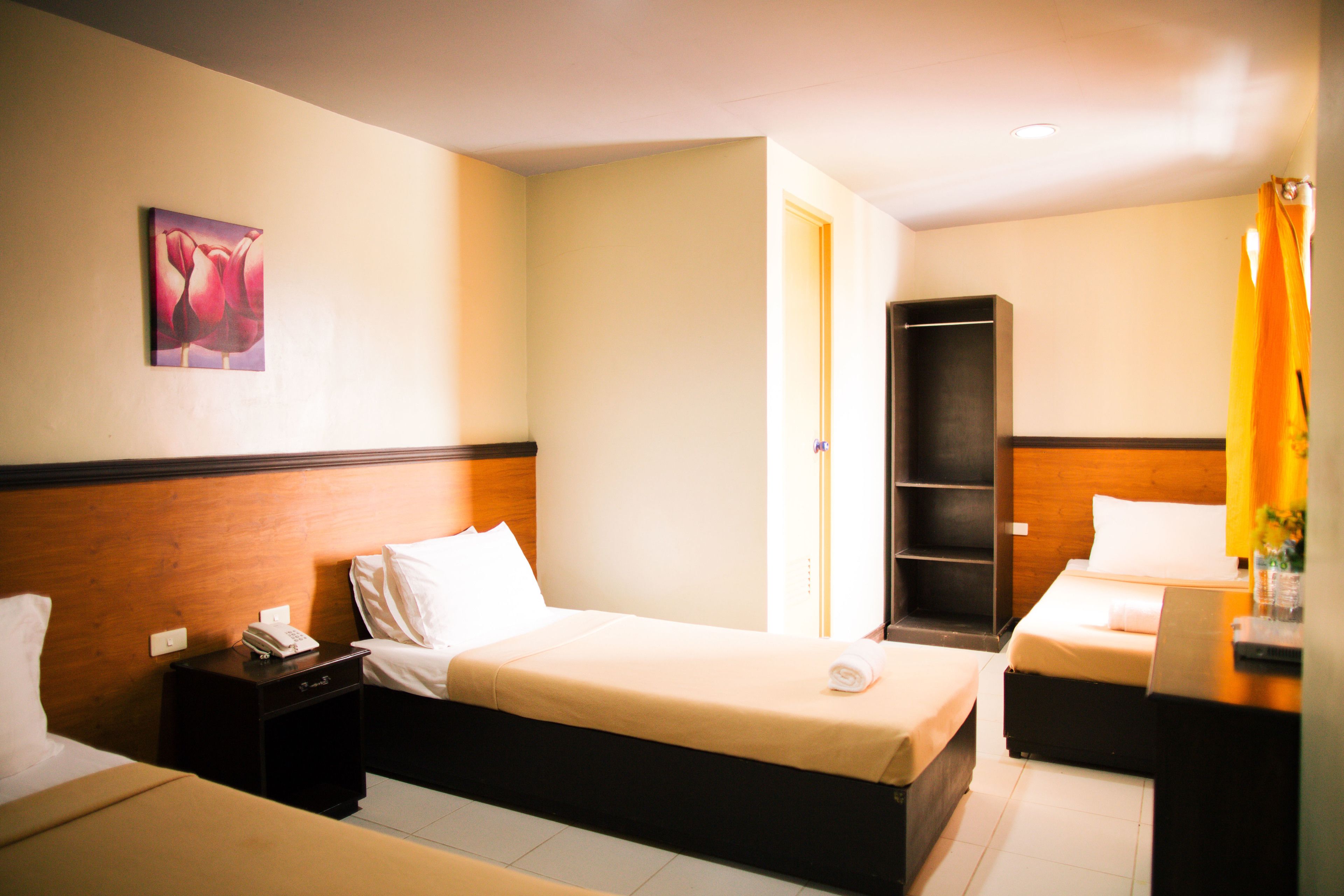 triple standard | desk, soundproofing, free wifi, bed sheets