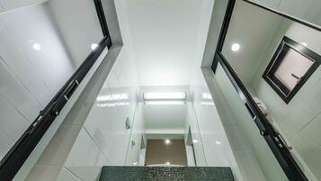 MODERN TRIPLE SINGLE | Bathroom | Shower, free toiletries, hair dryer, slippers