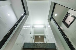 MODERN TRIPLE SINGLE | Salle de bain