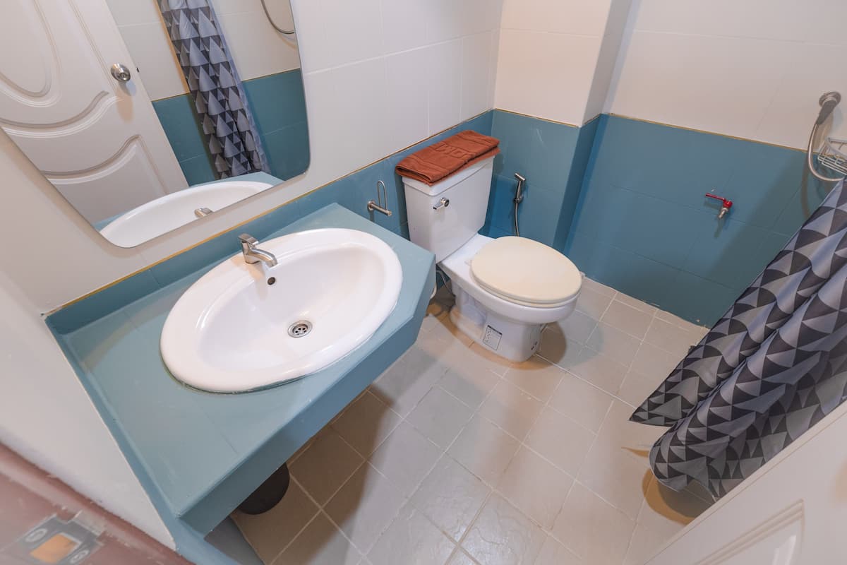family for 5 | bathroom | shower, free toiletries, hair dryer, slippers