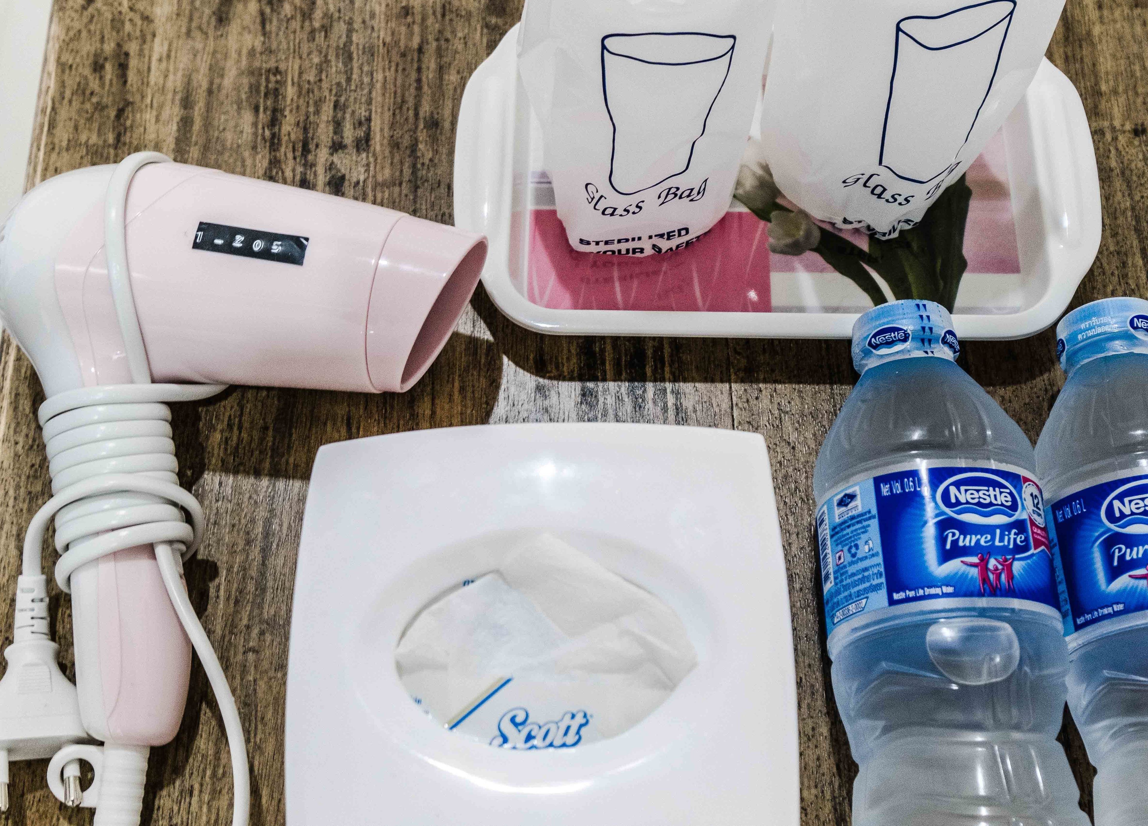 modern triple single | room amenity