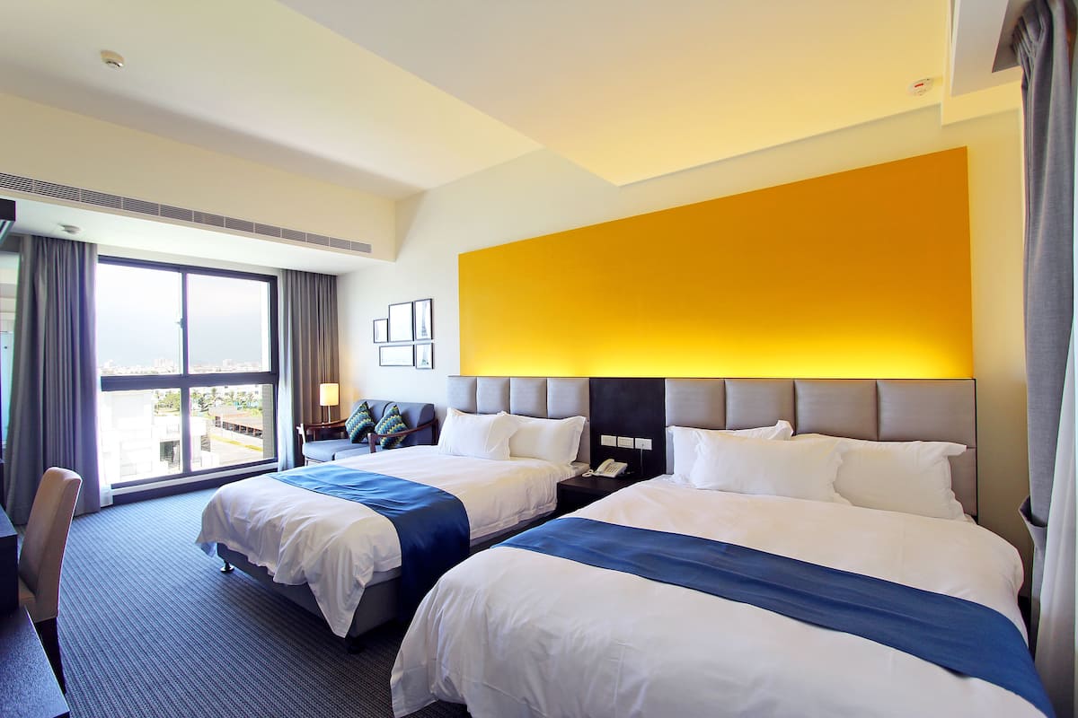 premium bedding, in-room safe, blackout curtains, free wifi