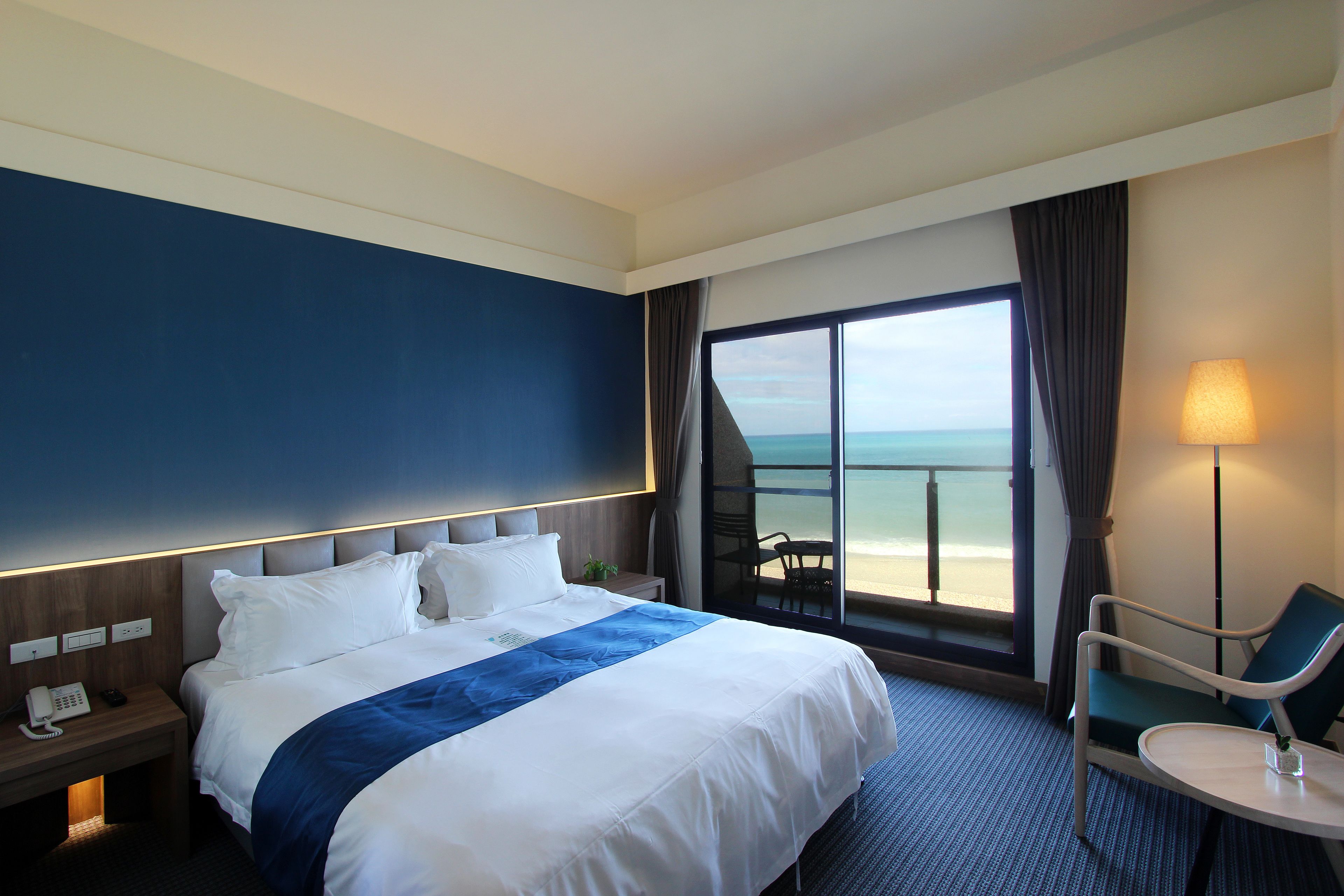 premium bedding, in-room safe, blackout curtains, free wifi