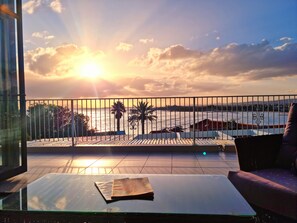 Family House | 3 bedrooms, premium bedding, individually decorated