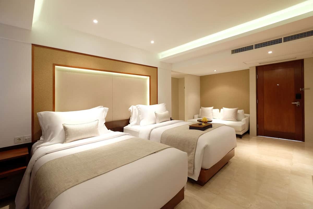 Minibar, in-room safe, desk, blackout drapes