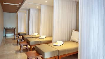Couples treatment rooms, body treatments, aromatherapy