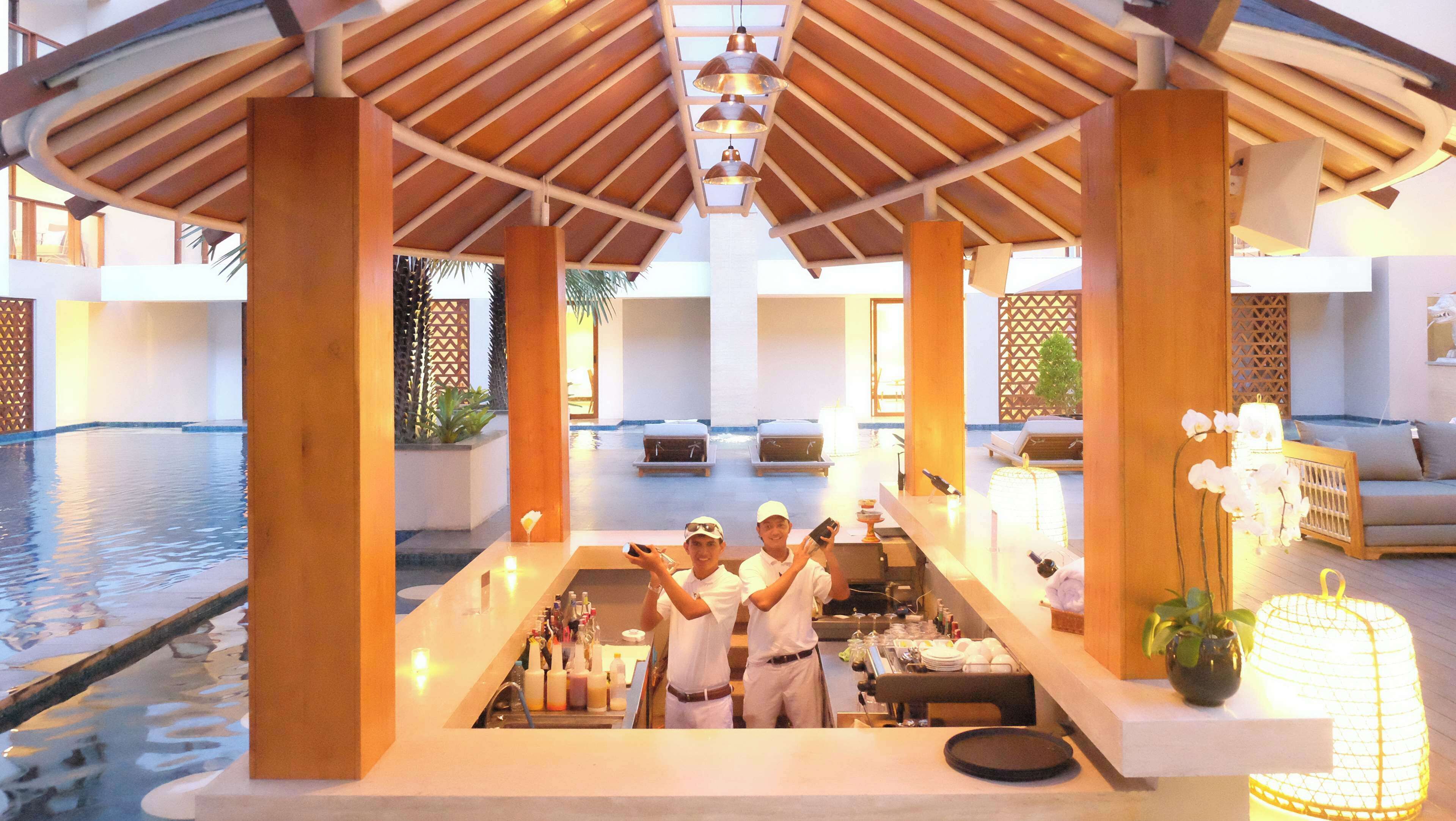 2 bars/lounges, 2 swim-up bars, poolside bar