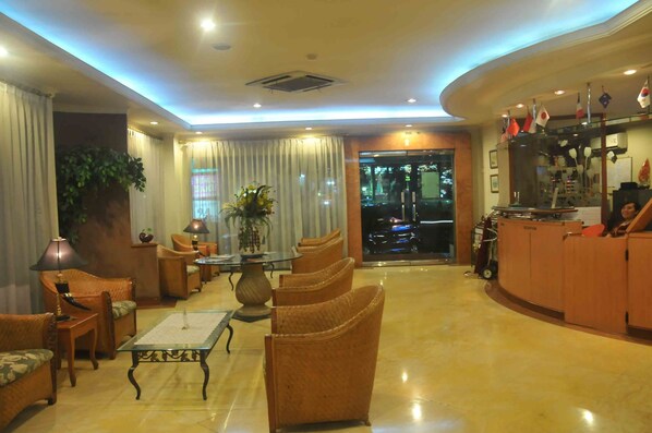 Lobby sitting area - Losari Blok M Hotel Jakarta (Jakarta)