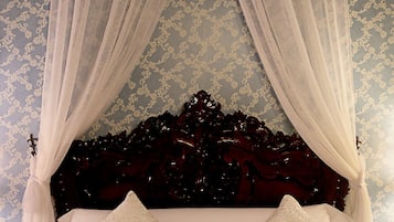 Familiekamer | Luxe beddengoed, een bureau, een laptopwerkplek, gratis wifi