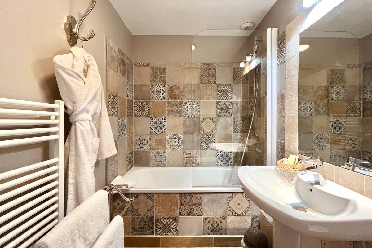 prestige double room | bathroom | designer toiletries, hair dryer, towels, soap