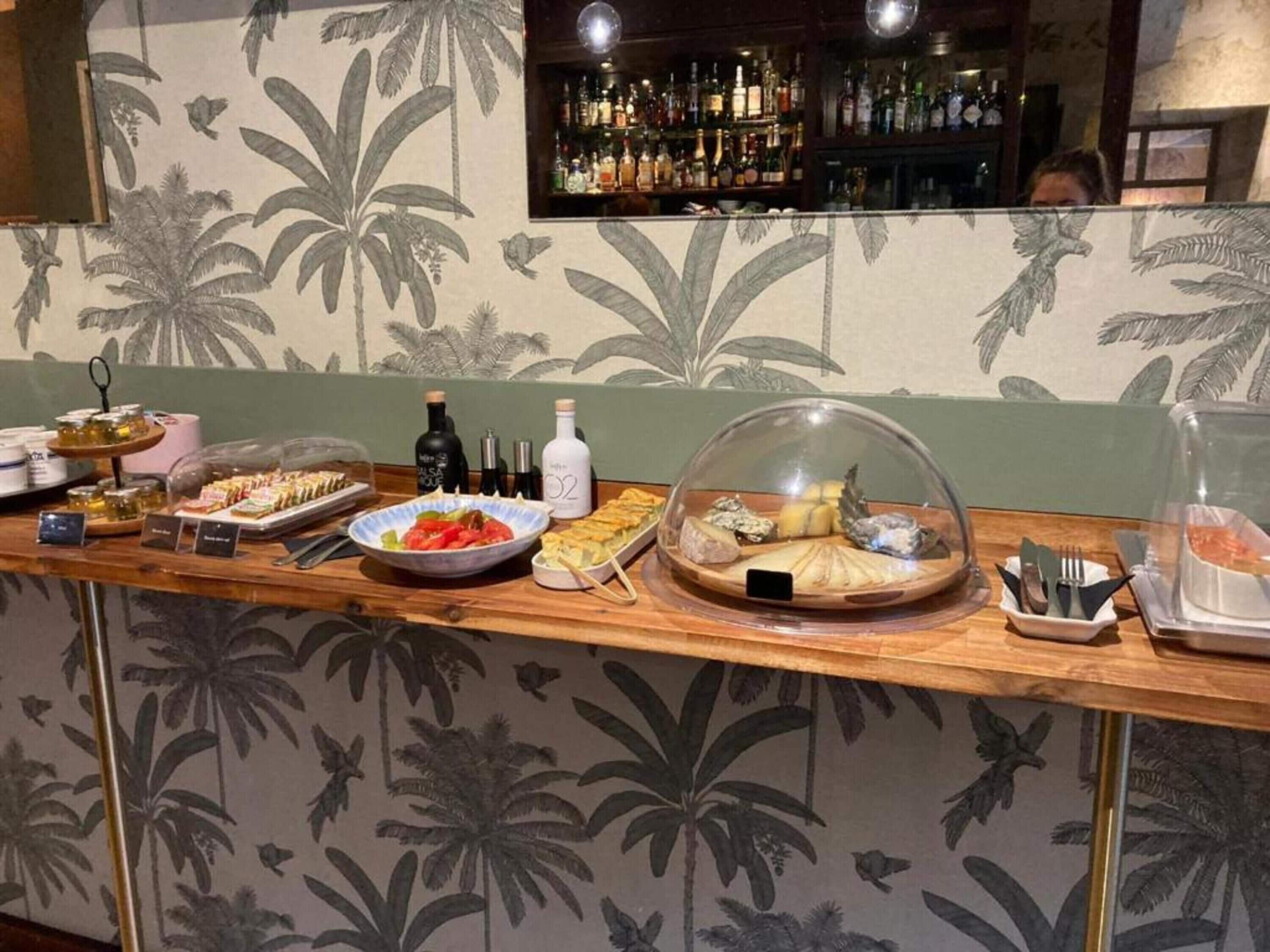 daily buffet breakfast (eur 18 per person)