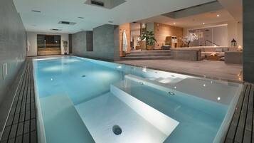 Couples treatment rooms, sauna, hot tub, steam room, Turkish bath