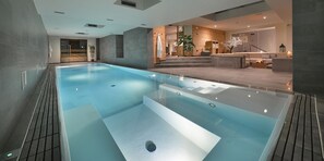 Salas de tratamiento para parejas, sauna y tina de hidromasaje