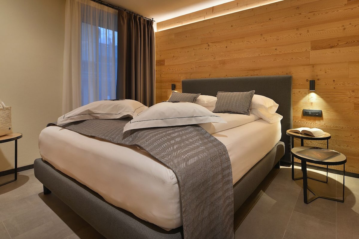 Familiekamer | 1 slaapkamer, luxe beddengoed, donzen dekbedden, een minibar