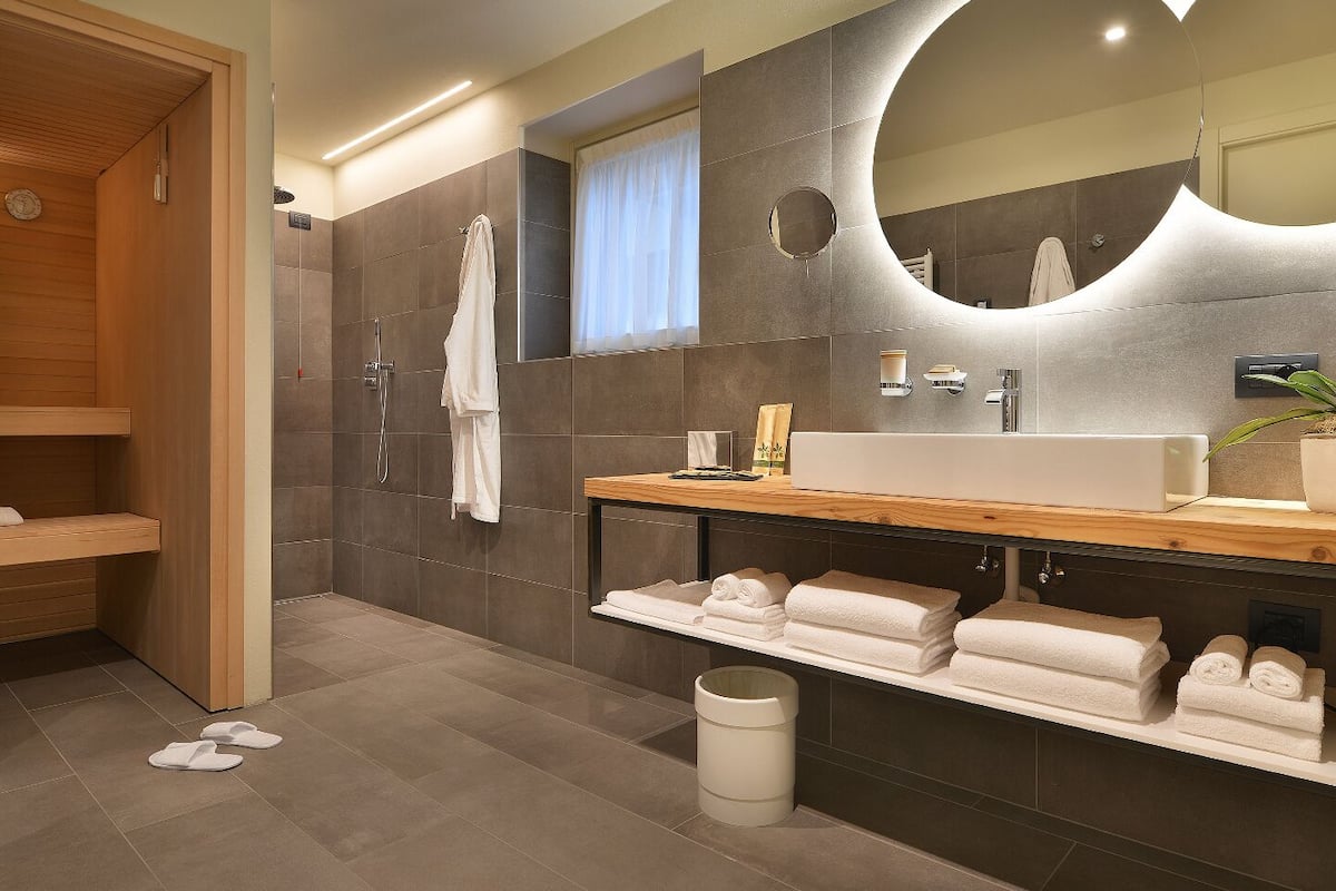 shower, free toiletries, hair dryer, bathrobes