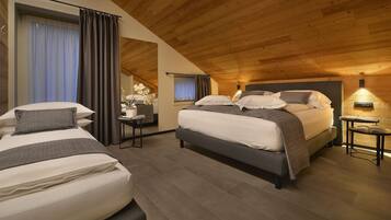 1 bedroom, premium bedding, down duvets, minibar