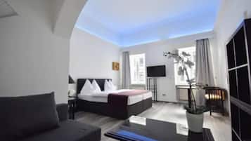 Apartment 33a | In-room safe, individually decorated, individually furnished