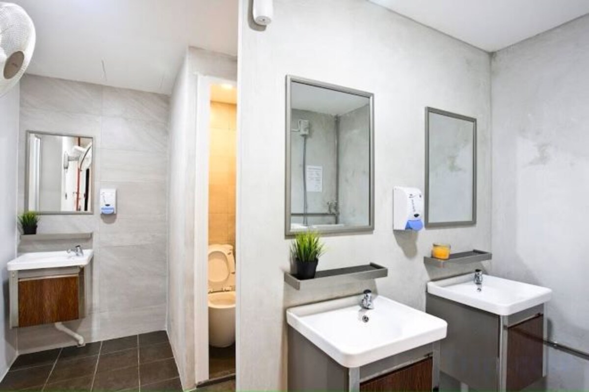 Everest Family Room For 4 (no Window) With Shared Bathroom