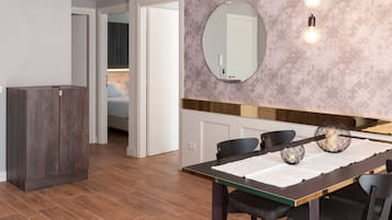 Familien-Suite | Wohnzimmer | Flachbildfernseher
